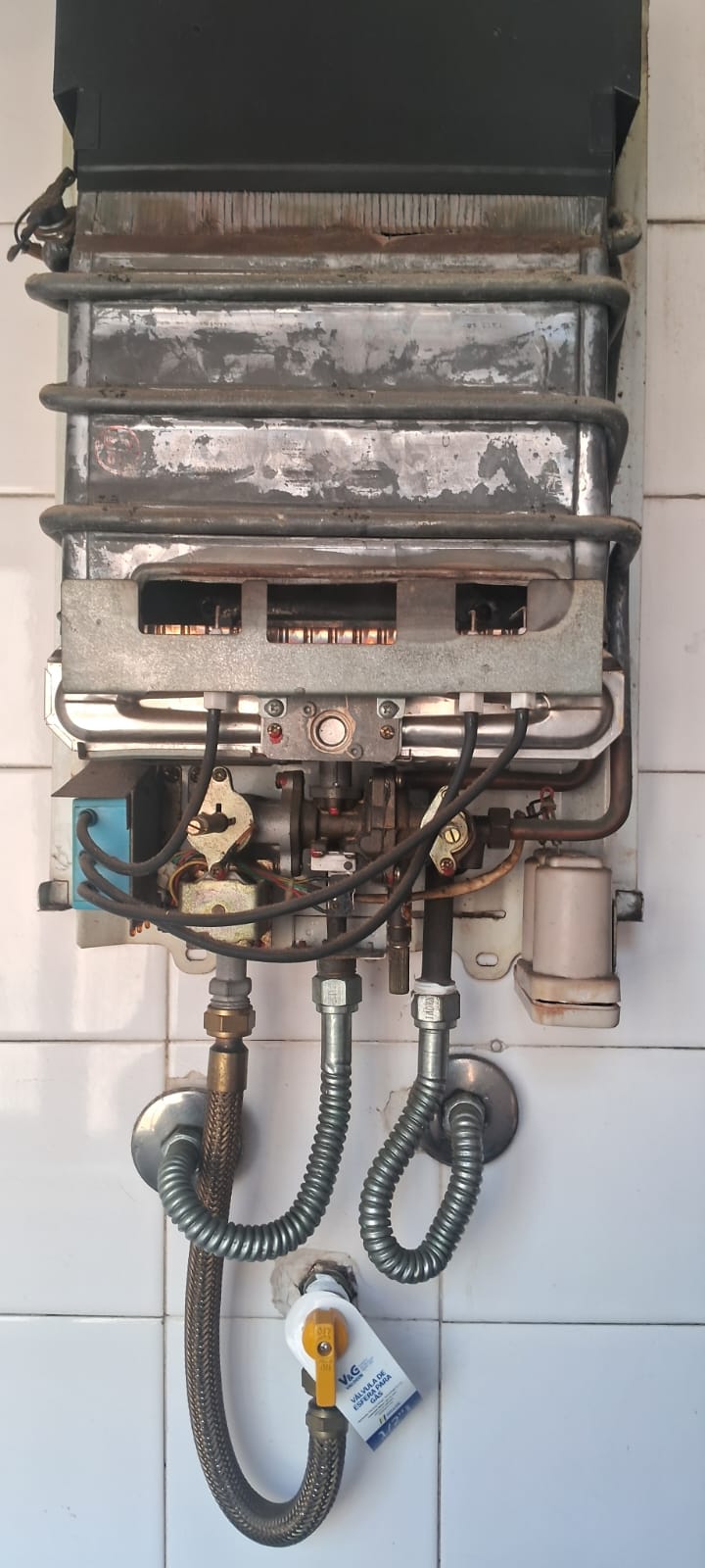 Aquecedor a gás instalado e funcionando pela V8 no Rio de Janeiro