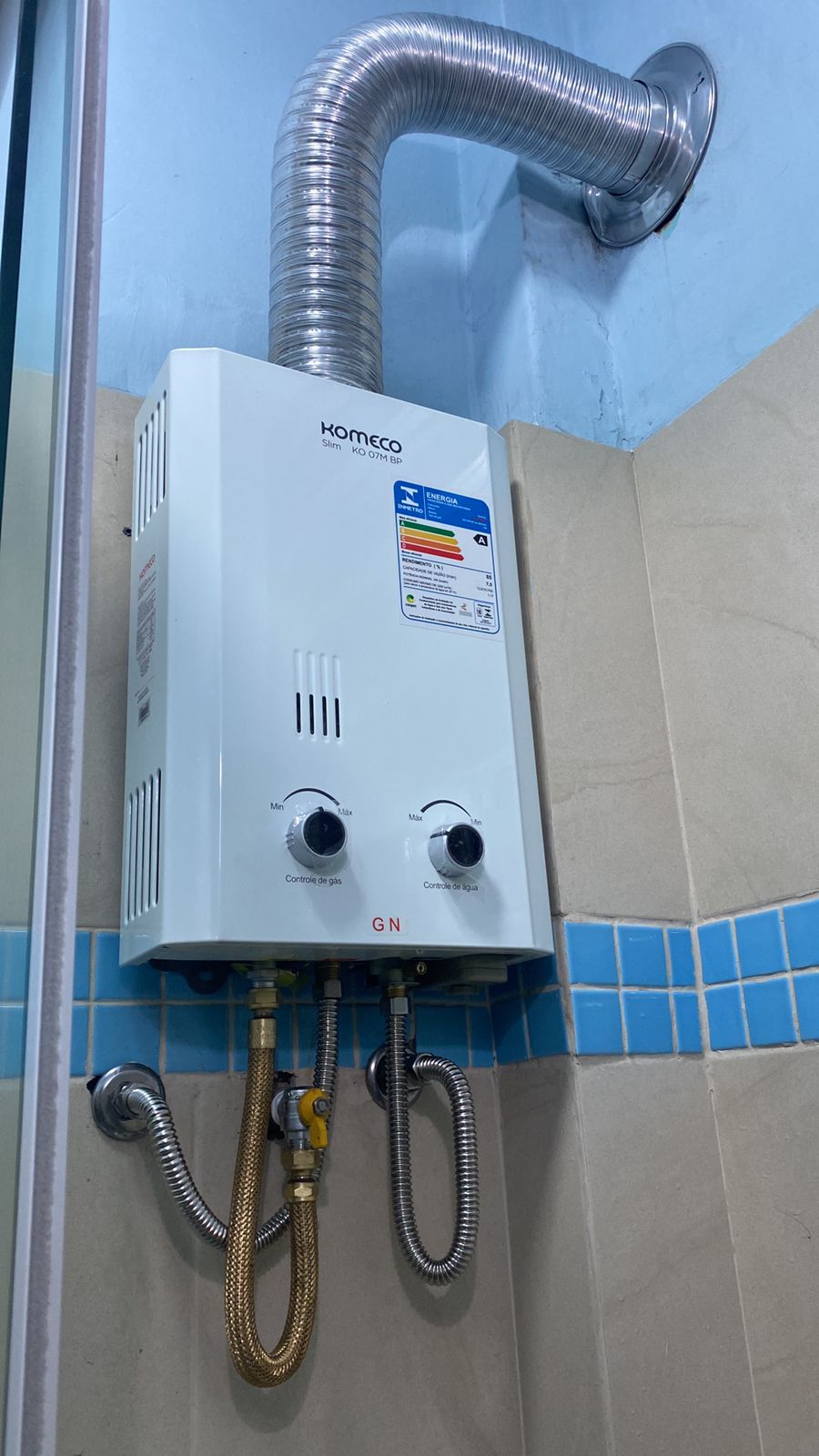 Aquecedor a gás Komeco Slim instalado pela V8