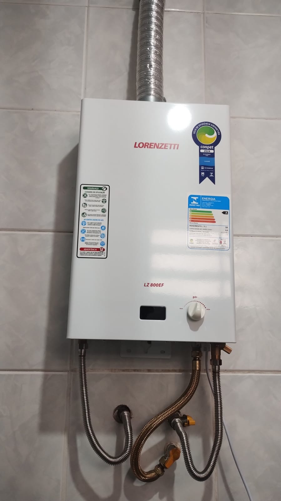 Aquecedor a gás Lorenzetti instalado pela V8 no Rio